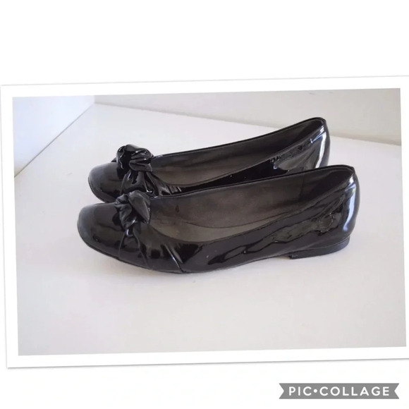 Stuart Weitzman flats - Picture 1 of 8